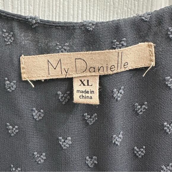 My Danielle Grey Swiss Dot Heart Textured Shortsleeve Blouse XL Gray - Picture 8 of 8